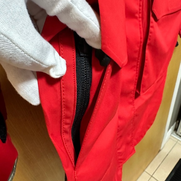 SOLD!! CANADA GOOSE Seaboard Jacket. Size: S. new with tag. 100% Authentic. - Picture 12 of 15